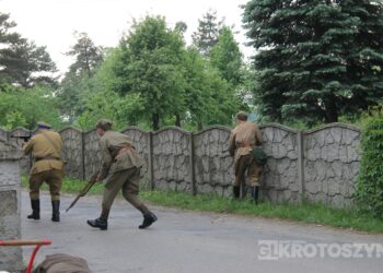 Huk wystrzałów i żywa historia w Benicach. „Wehikuł Czasu” znów przyciągnął tłumy