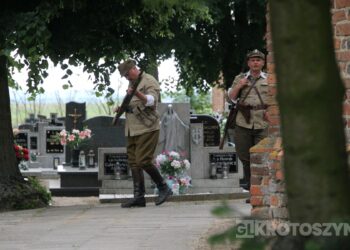 Huk wystrzałów i żywa historia w Benicach. „Wehikuł Czasu” znów przyciągnął tłumy