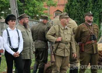 Huk wystrzałów i żywa historia w Benicach. „Wehikuł Czasu” znów przyciągnął tłumy