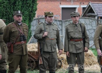 Huk wystrzałów i żywa historia w Benicach. „Wehikuł Czasu” znów przyciągnął tłumy