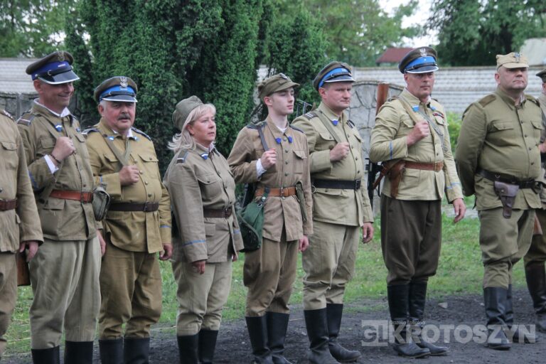 Huk wystrzałów i żywa historia w Benicach. „Wehikuł Czasu” znów przyciągnął tłumy