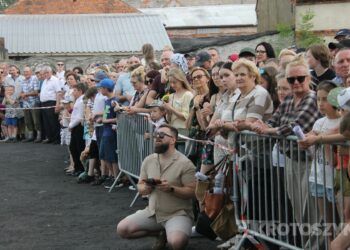 Huk wystrzałów i żywa historia w Benicach. „Wehikuł Czasu” znów przyciągnął tłumy