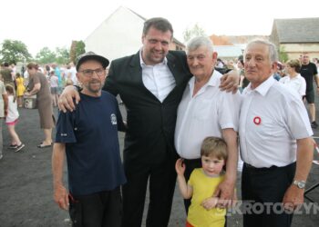 Huk wystrzałów i żywa historia w Benicach. „Wehikuł Czasu” znów przyciągnął tłumy