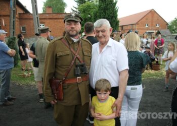 Huk wystrzałów i żywa historia w Benicach. „Wehikuł Czasu” znów przyciągnął tłumy
