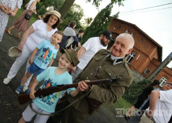 Huk wystrzałów i żywa historia w Benicach. „Wehikuł Czasu” znów przyciągnął tłumy