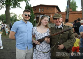 Huk wystrzałów i żywa historia w Benicach. „Wehikuł Czasu” znów przyciągnął tłumy