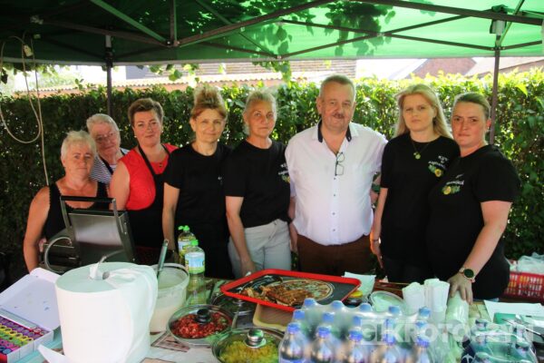 Deszcz nie przeszkodził zabawie. Festyn Dnia Dziecka w Łagiewnikach pełen atrakcji Deszcz nie przeszkodził zabawie. Festyn Dnia Dziecka w Łagiewnikach pełen atrakcji