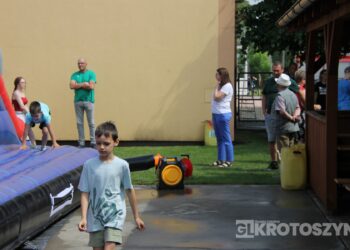 Deszcz nie przeszkodził zabawie. Festyn Dnia Dziecka w Łagiewnikach pełen atrakcji
