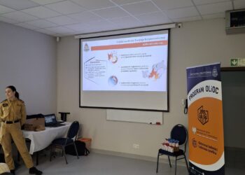 Strażacy odwiedzili seniorów. Były czujki dymu, szkolenie i ważne porady