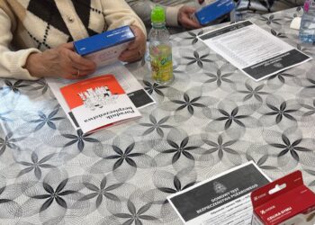Strażacy odwiedzili seniorów. Były czujki dymu, szkolenie i ważne porady
