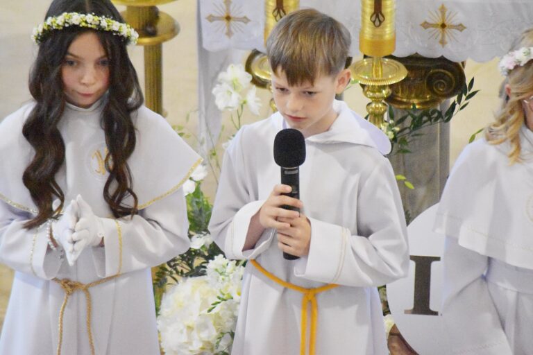 Pierwsza Komunia Święta w parafii św. Andrzeja Boboli