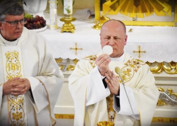 Pierwsza Komunia Święta w parafii św. Andrzeja Boboli