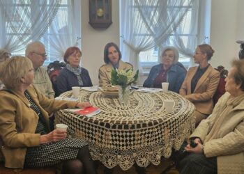 Noc Muzeów w Zdunach przyciągnęła miłośników historii. Był quiz, wspomnienia i archiwalne fotografie Noc Muzeów w Zdunach przyciągnęła miłośników historii. Był quiz, wspomnienia i archiwalne fotografie