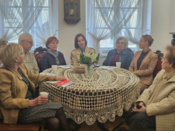 Noc Muzeów w Zdunach przyciągnęła miłośników historii. Był quiz, wspomnienia i archiwalne fotografie Noc Muzeów w Zdunach przyciągnęła miłośników historii. Był quiz, wspomnienia i archiwalne fotografie