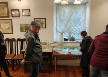 Noc Muzeów w Zdunach przyciągnęła miłośników historii. Był quiz, wspomnienia i archiwalne fotografie