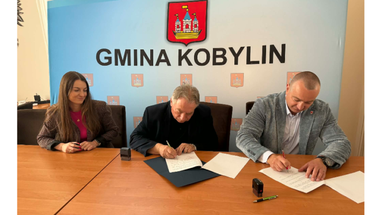 Gmina Kobylin przekazuje pieniądze na ratowanie zabytków. Wsparcie dla kościoła i klasztoru