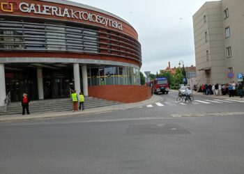 Ewakuacja w Galerii Krotoszyńskiej! Na miejscu pojawiły się zastępy straży pożarnej