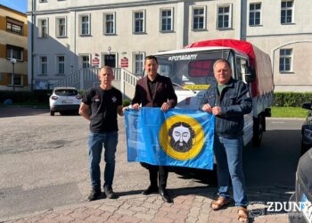 Żukiem po pomoc dla potrzebujących. Mieszkańcy gminy Zduny jadą w Rajdzie Koguta