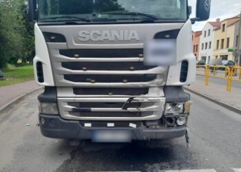 Groźny wypadek na Parkowej. Ranna 70-letnia kobieta