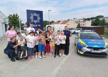 Młodzi goście odwiedzili krośnickich policjantów