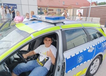 Młodzi goście odwiedzili krośnickich policjantów