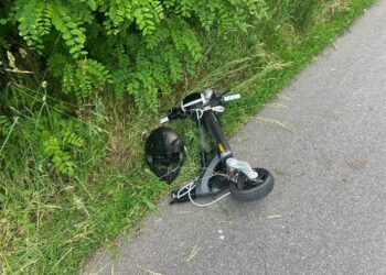 14-latek na hulajnodze potrącony przez peugeota