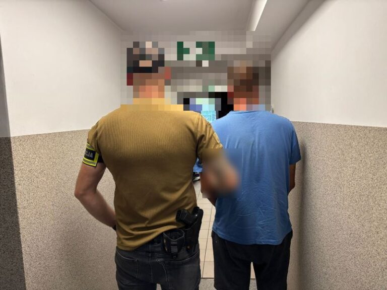 Dwóch mieszkańców gminy Krośnice zatrzymanych z narkotykami
