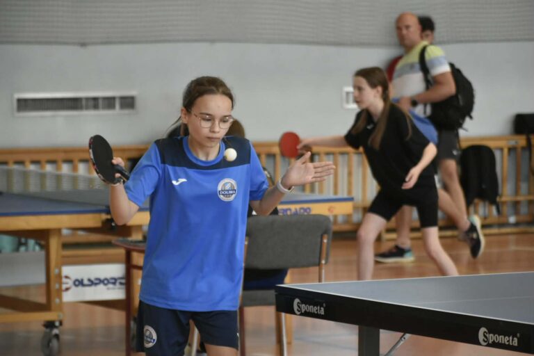 Tenis stołowy połączył pokolenia. Rekordowa frekwencja na mistrzostwach w Rozdrażewie