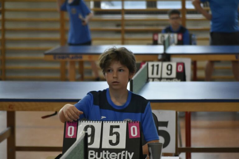 Tenis stołowy połączył pokolenia. Rekordowa frekwencja na mistrzostwach w Rozdrażewie