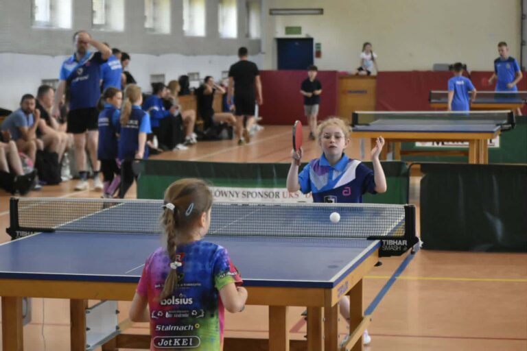 Tenis stołowy połączył pokolenia. Rekordowa frekwencja na mistrzostwach w Rozdrażewie