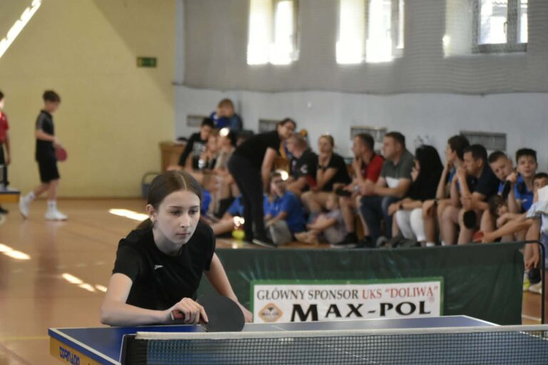 Tenis stołowy połączył pokolenia. Rekordowa frekwencja na mistrzostwach w Rozdrażewie
