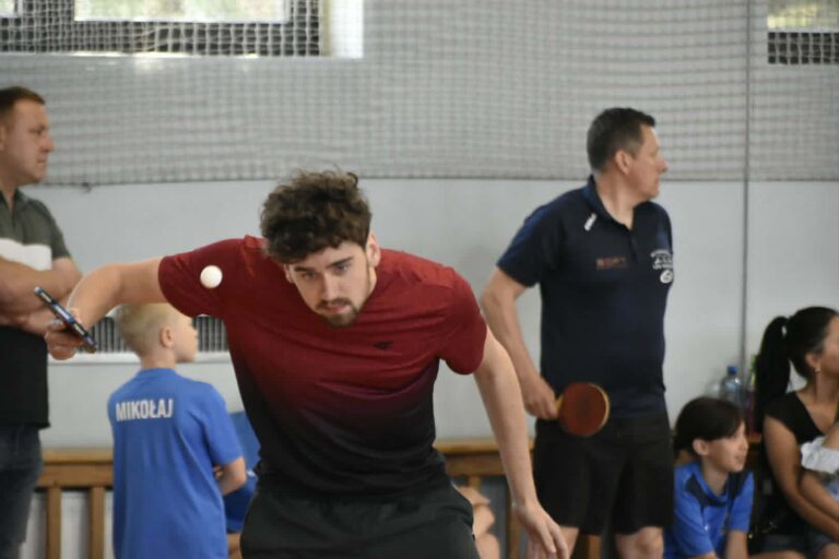 Tenis stołowy połączył pokolenia. Rekordowa frekwencja na mistrzostwach w Rozdrażewie