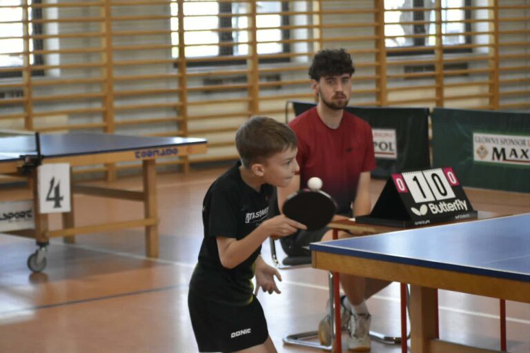 Tenis stołowy połączył pokolenia. Rekordowa frekwencja na mistrzostwach w Rozdrażewie