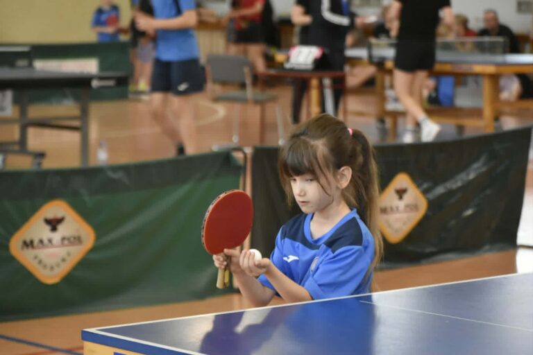 Tenis stołowy połączył pokolenia. Rekordowa frekwencja na mistrzostwach w Rozdrażewie