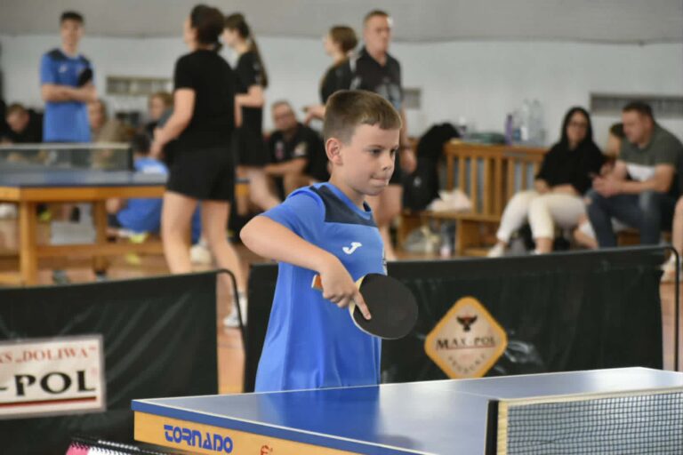 Tenis stołowy połączył pokolenia. Rekordowa frekwencja na mistrzostwach w Rozdrażewie