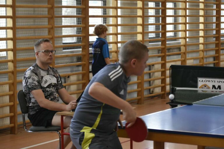 Tenis stołowy połączył pokolenia. Rekordowa frekwencja na mistrzostwach w Rozdrażewie