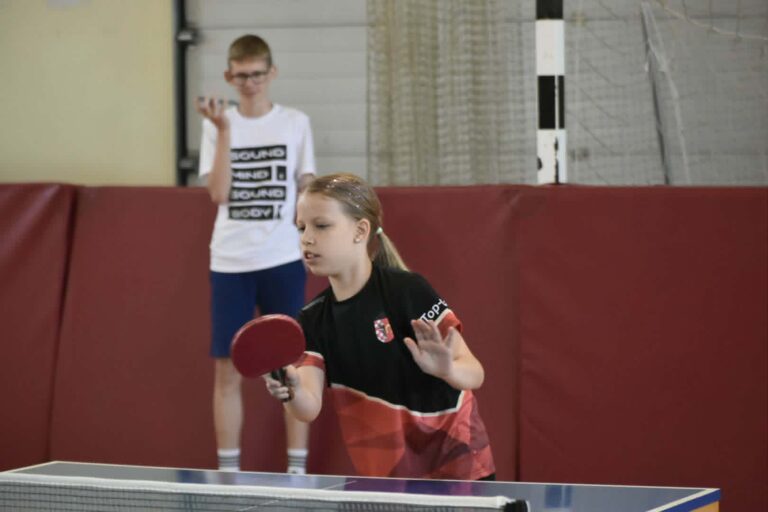 Tenis stołowy połączył pokolenia. Rekordowa frekwencja na mistrzostwach w Rozdrażewie
