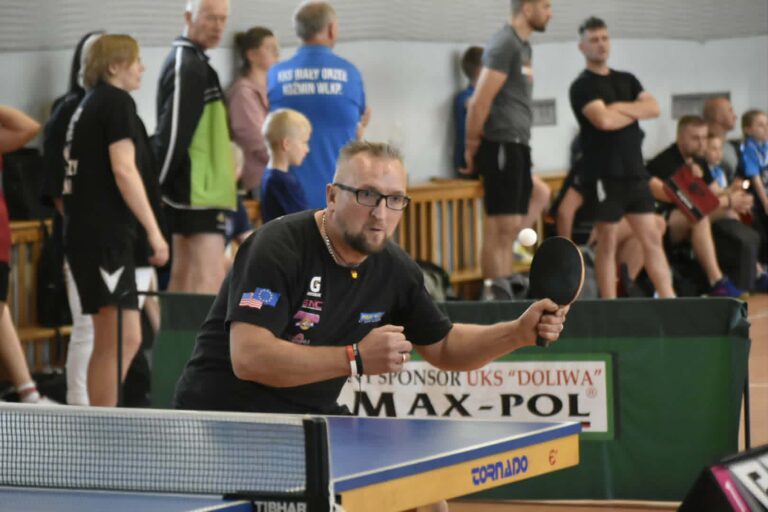 Tenis stołowy połączył pokolenia. Rekordowa frekwencja na mistrzostwach w Rozdrażewie