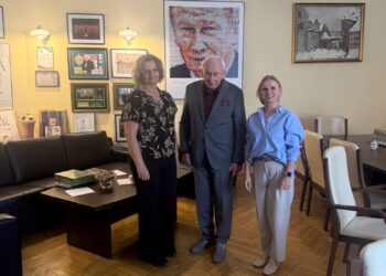 Absolwent I LO zaprosił uczniów do Wrocławia
