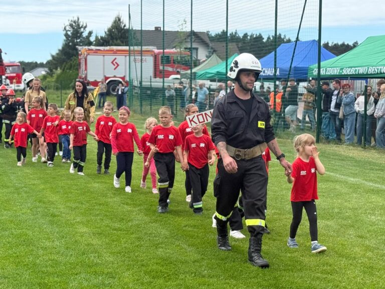 Rekordowa frekwencja w Zdunach. 39 drużyn stanęło do sportowo-pożarniczej rywalizacji