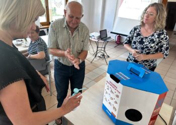 Seniorzy rozmawiali o szczepieniach i higienie rąk