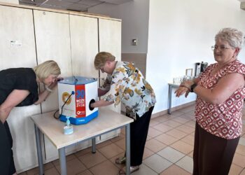 Seniorzy rozmawiali o szczepieniach i higienie rąk