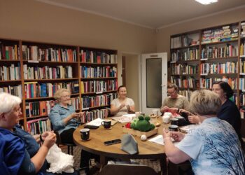 Dziergali razem w milickiej bibliotece