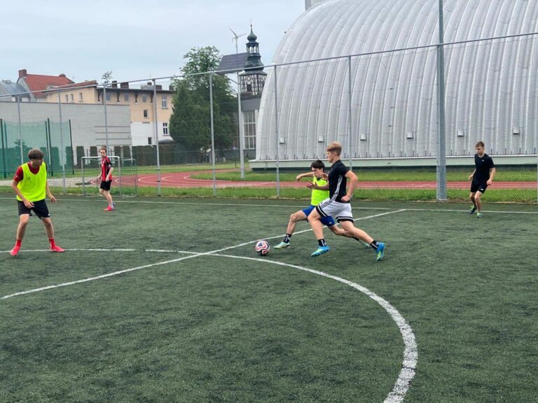 Szkolny turniej na Orliku