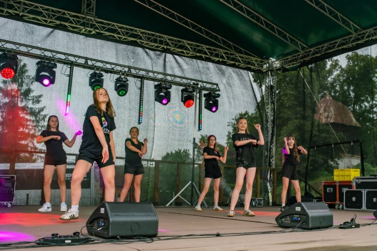 Sułów świętował przy muzyce, tańcu i dobrej zabawie