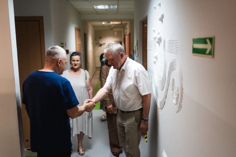 Prof. Marek Jóźwiak odwiedził milickie stowarzyszenie