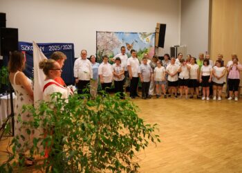 Teatralne zakończenie roku w CETS w Krośnicach