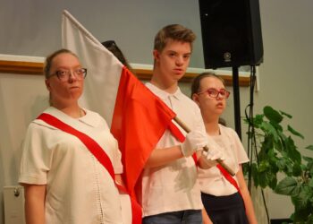 Teatralne zakończenie roku w CETS w Krośnicach