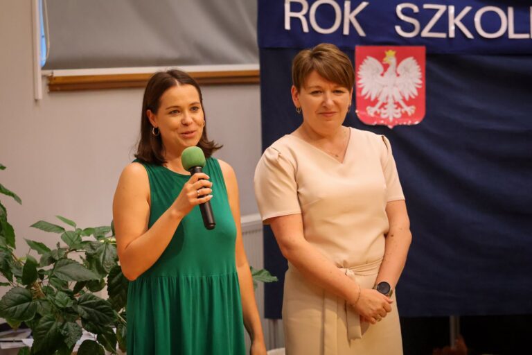 Teatralne zakończenie roku w CETS w Krośnicach