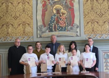 Młodzi mieszkańcy powiatu pokazali, czym jest świętość. Wręczono nagrody im. bł. Michała Kozala